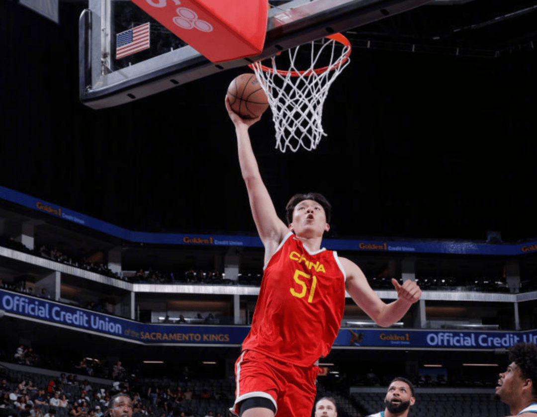 8255美元!杨瀚森联合试训球衣拍高价仅次于状元弗拉格