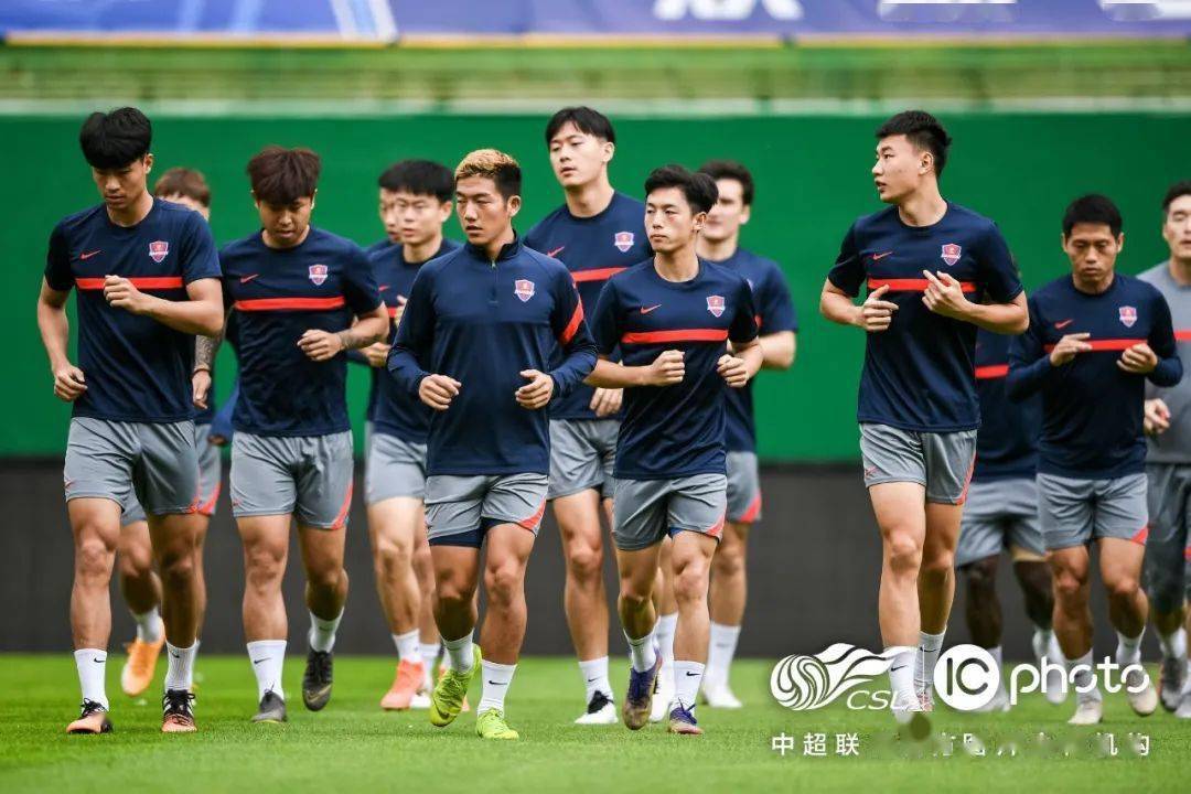 广州富力迎战重庆力帆，决心赢得比赛